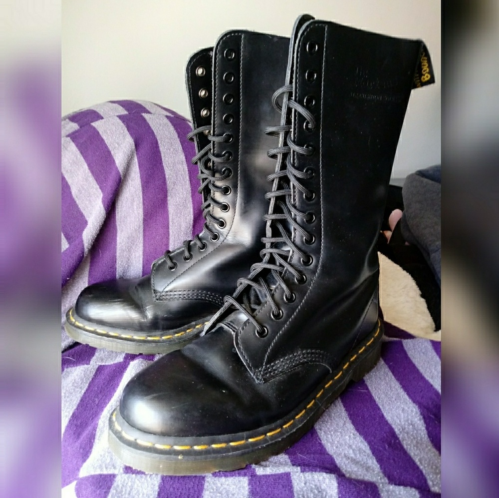 Dr. Martens Original 14-eye Black Leather Boots